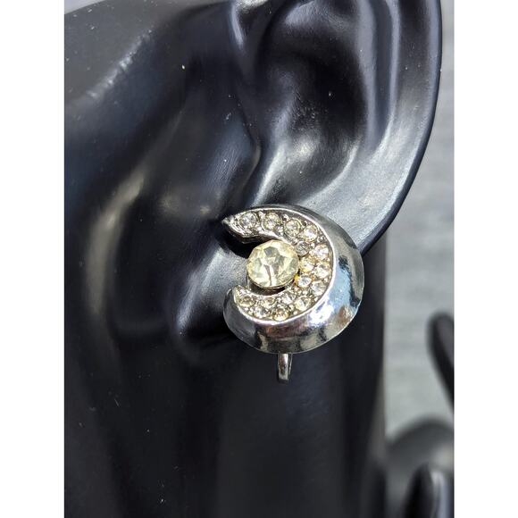 Vintage Lisner Earrings, Shell Shaped, Silver-tone, Rhinestones, Screw Back - Picture 1 of 4